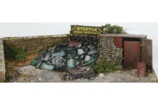 Wills Kits SS 40 Scrap Yard - OO Gauge Plastic Kit