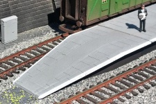 Gaugemaster GM457 Tapered Station Platform Ramps (Pack of 2) OO Gauge Plastic Kit