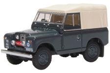 Oxford Diecast 76LR2S007 Land Rover Series II SWB Canvas RAF Police 1:76 Scale Diecast Model