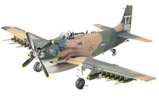 tamiya-61073-douglas-a-1j-sky-raider-us-air-force