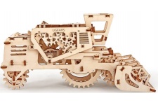 UGears Combine Harvester 01