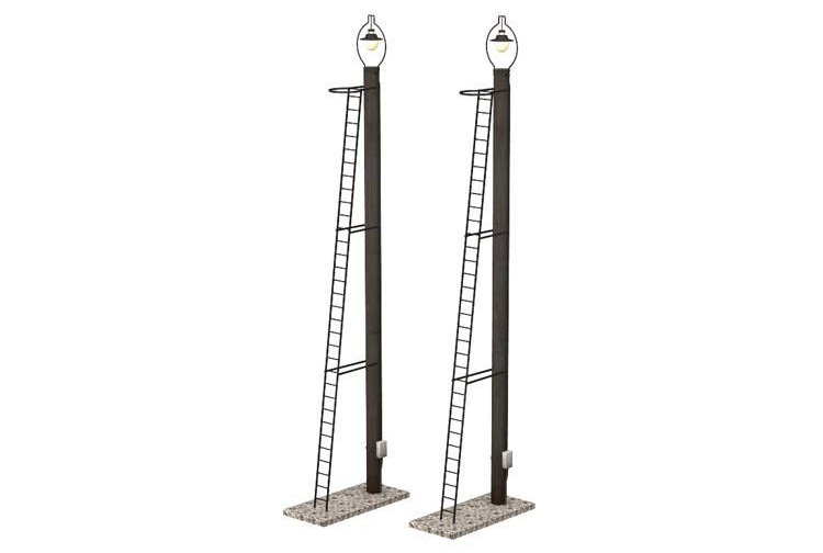 Bachmann 44-561 Wooden Post Yard Lamps (2)