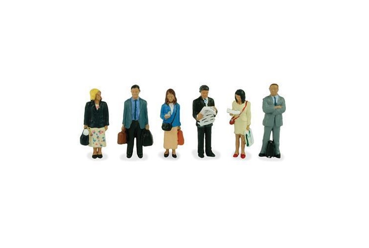 Bachmann 36-044 Standing Station Passengers