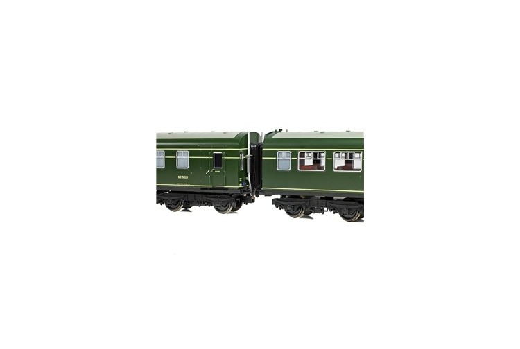 bachmann-32-285a-class-101-2-car-dmu-br-green-speed-whiskers-1