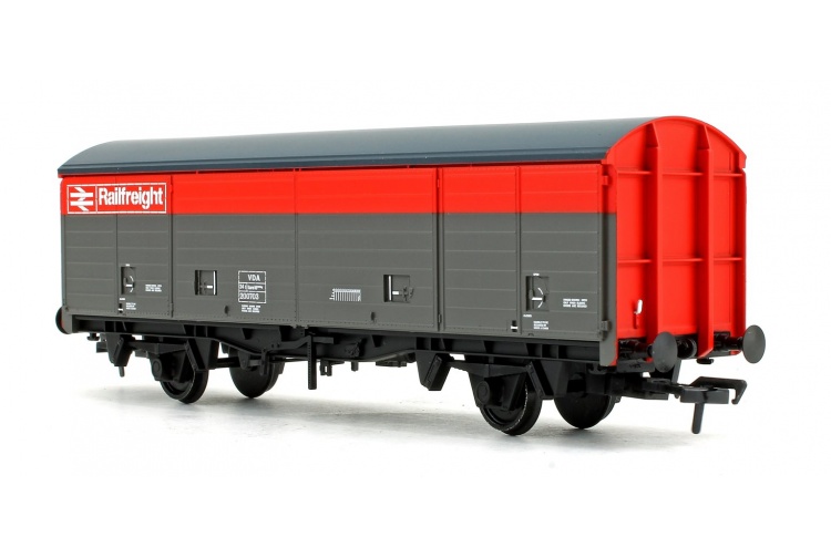 Bachmann 38-144A BR VDA Van BR Railfreight Red & Grey Rear Left