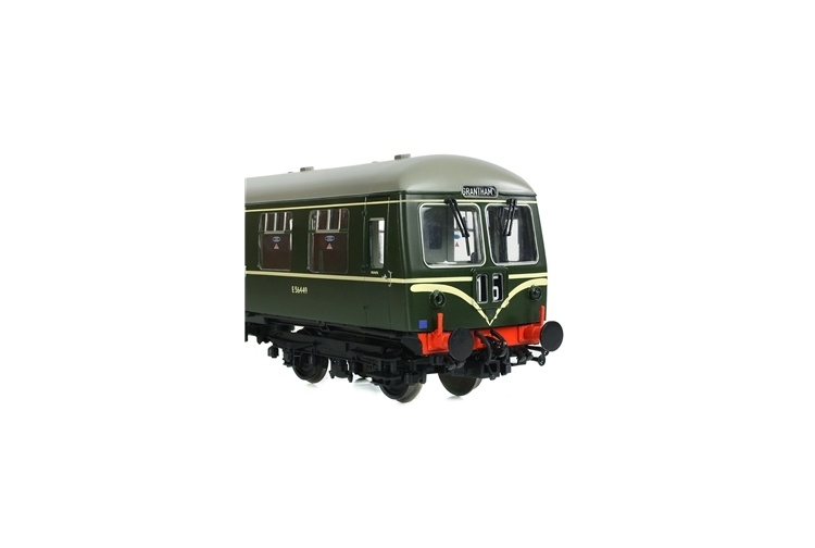 bachmann-branchline-31-326b-class-105-2-car-dmu-br-green-speed-whiskers-1