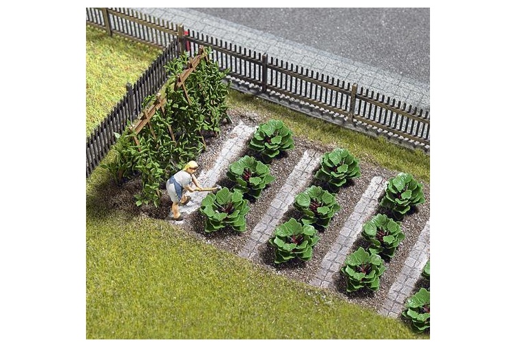 Busch 1268 OO / HO Scale Rhubarb Plants