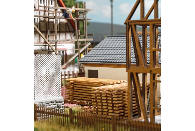 Busch 7760 HO/OO Gauge Wooden Plank Stack