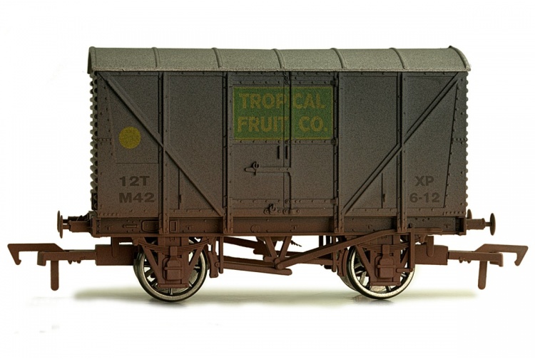 Dapol 4F-016-014 Banana Van Tropical Fruit M42 Weathered