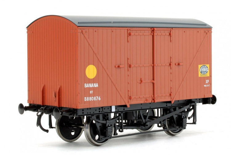 Dapol 7F-016-003 10 Foot Chassis Wagon B880876 Fyffes Banana Van Bauxite Front Left