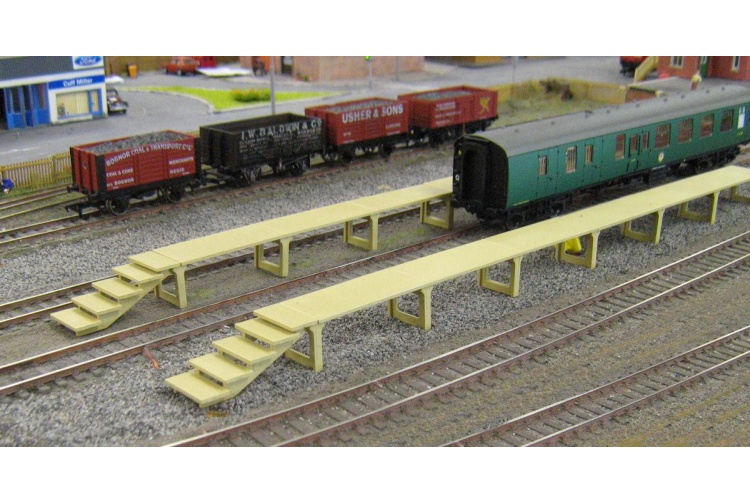 Gaugemaster GM407 Fordhampton Carriage Platforms Kit Example Layout