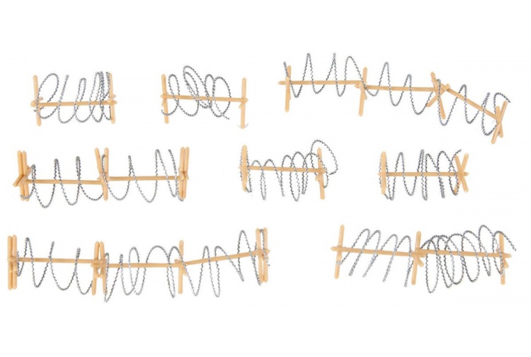 Gaugemaster GM441 Fordhampton Military Barbed Wire Plastic Kit unpainted