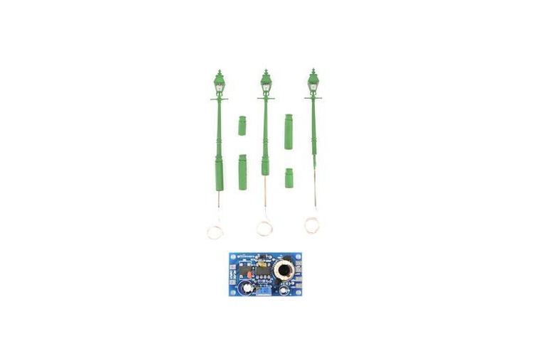 Gaugemaster GM807 BR/SR Green Taper Post Gas Lamps