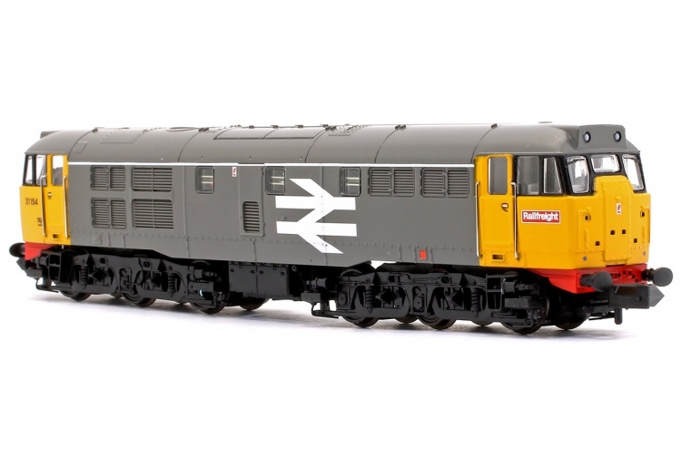 Graham Farish 371-135 Class 31/1 31154 BR Original Railfreight (Refurbished) Front Right