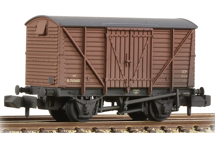 Graham Farish 373-701C BR 12T Ventilated Van Planked Sides BR Bauxite (Early)