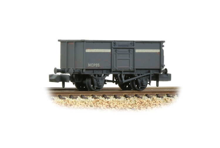 graham_farish_377-256_br_16t_steel_mineral_wagon_ncb_grey_weathered_n_gauge