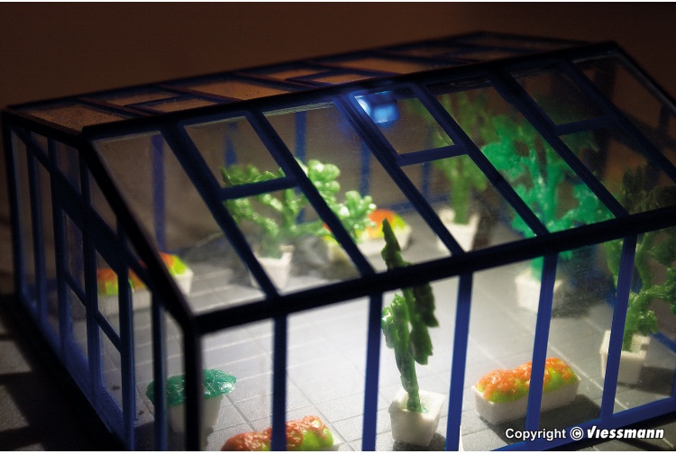 Kibri 38634 Decoration Set Greenhouse HO/OO Gauge Kit Lighted Greenhouse
