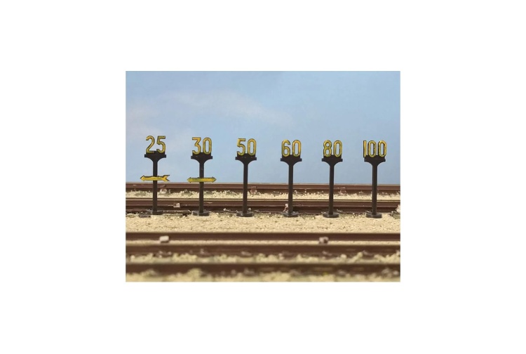 peco-modelscene-5050-br-speed-restriction-signs-oo-ho