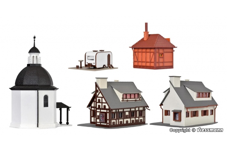 Vollmer 42413 Christmas Village With Lighting OO / HO Gauge Plastic Kit pic2
